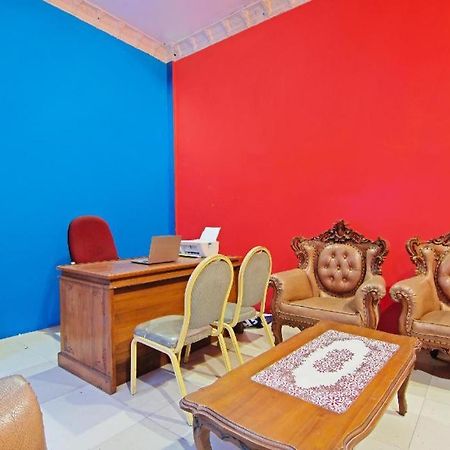 Oyo 91510 Homestay Utama Syariah Pekanbaru Buitenkant foto