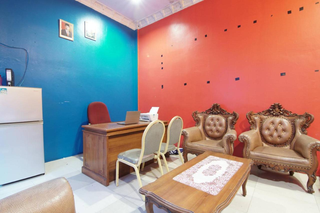 Oyo 91510 Homestay Utama Syariah Pekanbaru Buitenkant foto