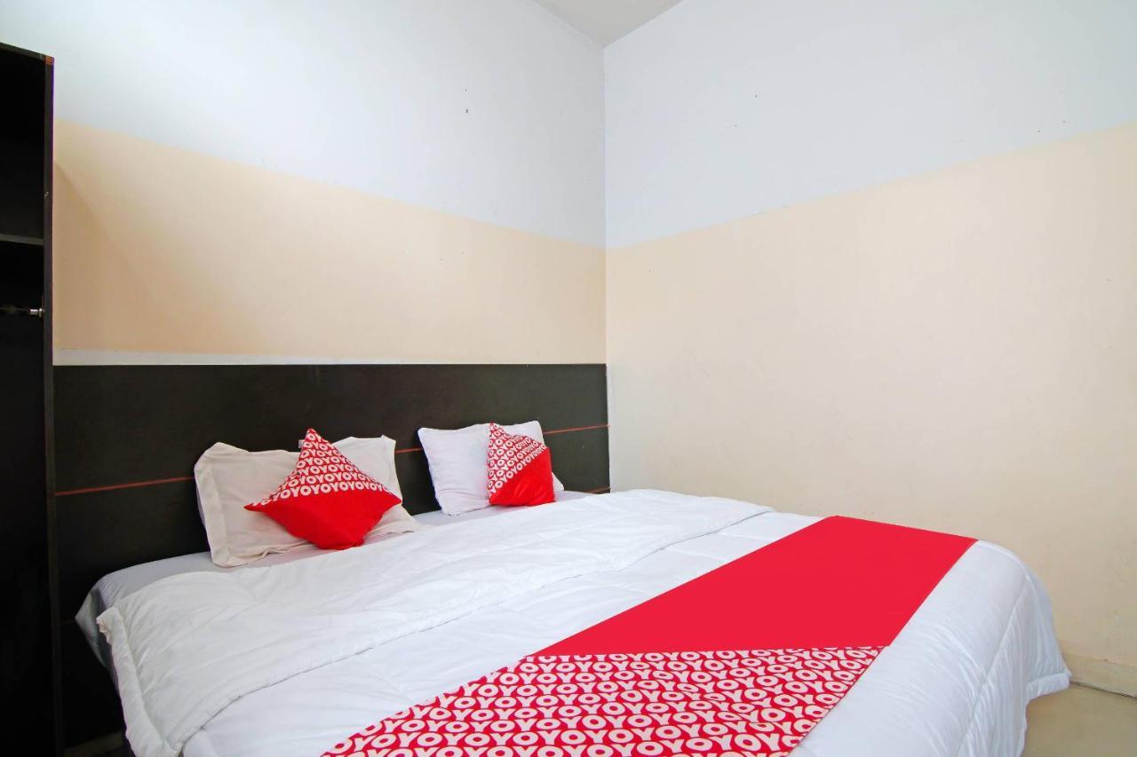 Oyo 91510 Homestay Utama Syariah Pekanbaru Buitenkant foto