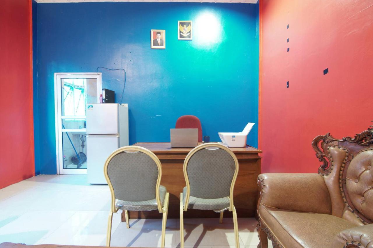Oyo 91510 Homestay Utama Syariah Pekanbaru Buitenkant foto