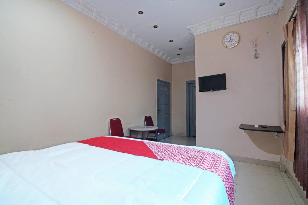 Oyo 91510 Homestay Utama Syariah Pekanbaru Buitenkant foto