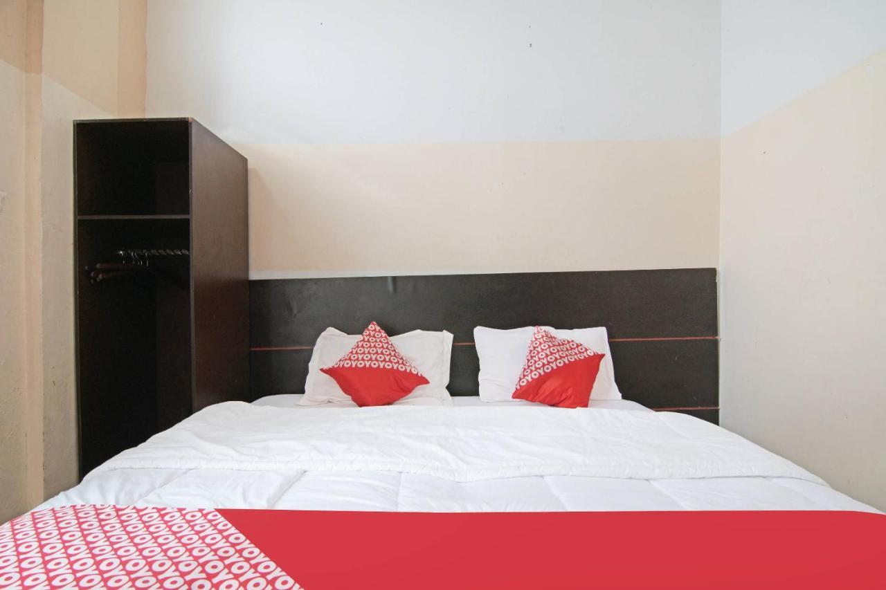 Oyo 91510 Homestay Utama Syariah Pekanbaru Buitenkant foto