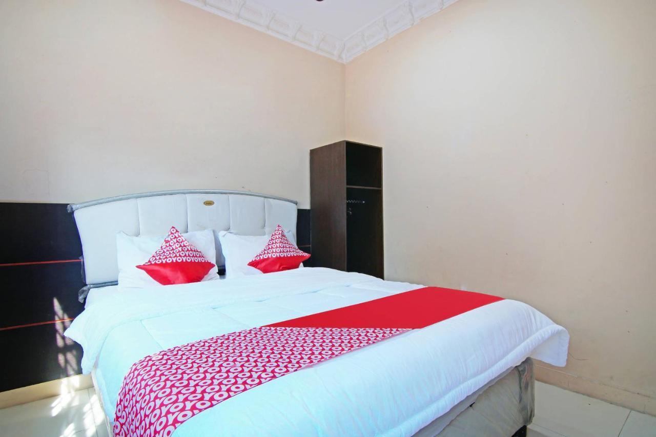 Oyo 91510 Homestay Utama Syariah Pekanbaru Buitenkant foto