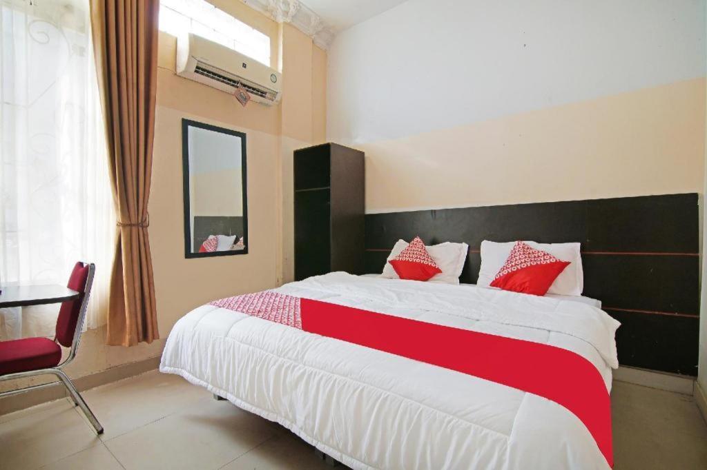 Oyo 91510 Homestay Utama Syariah Pekanbaru Buitenkant foto