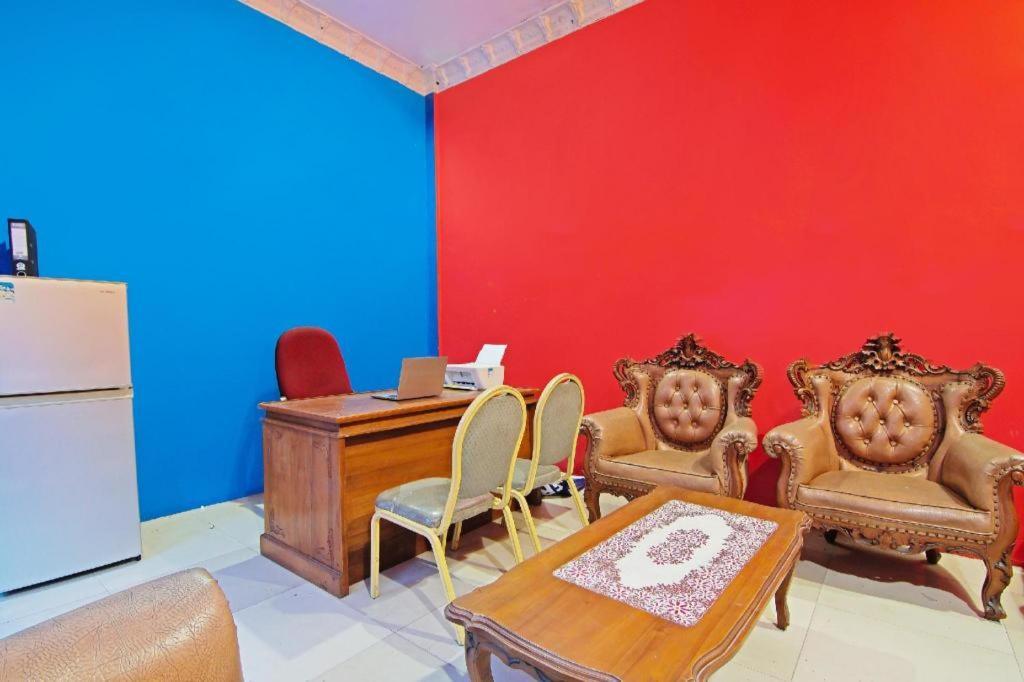 Oyo 91510 Homestay Utama Syariah Pekanbaru Buitenkant foto